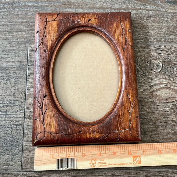 Elegant Brown Wooden Photo Frame 7/9 inches - Picture 9 of 15